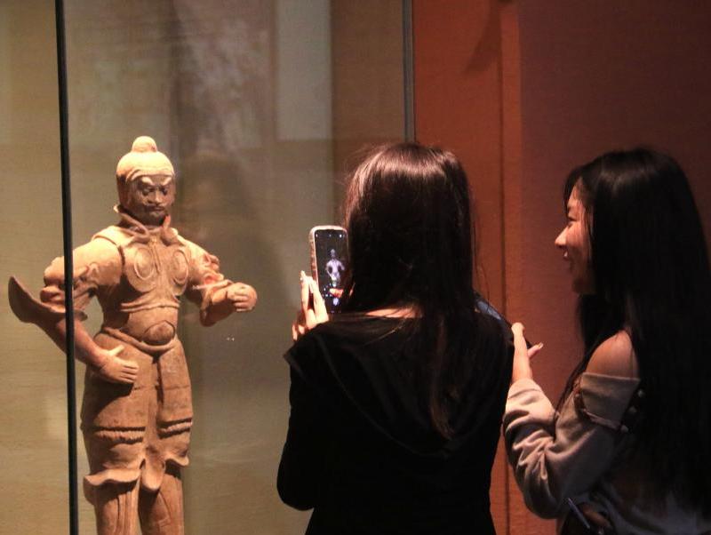 年輕人愛上逛博物館：無線講解器引領(lǐng)文化